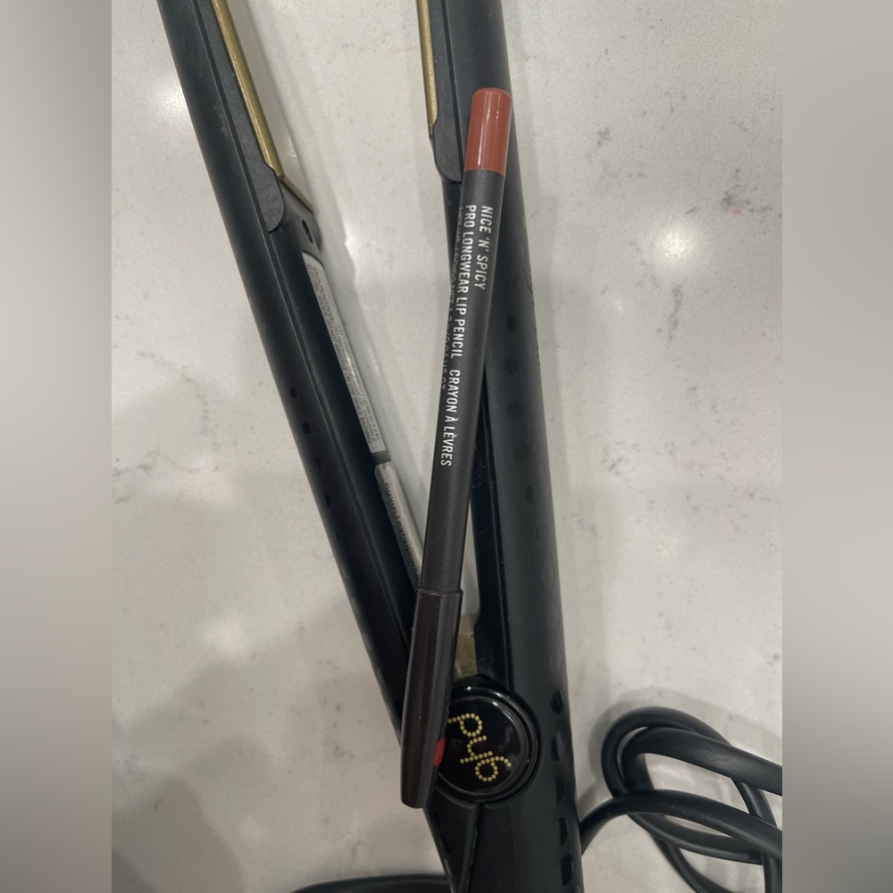 Mac Nice N Spicy Prolongwear Lip pencil